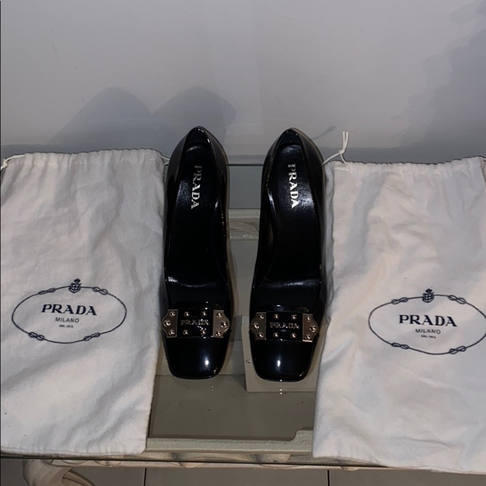 ❤️Authentic Prada heels - Picture 3 of 10